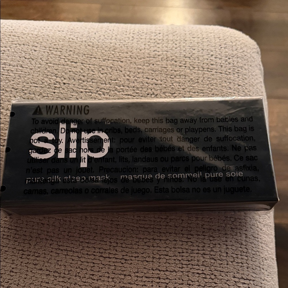 Slip Black Silk Eye Mask inPackaging